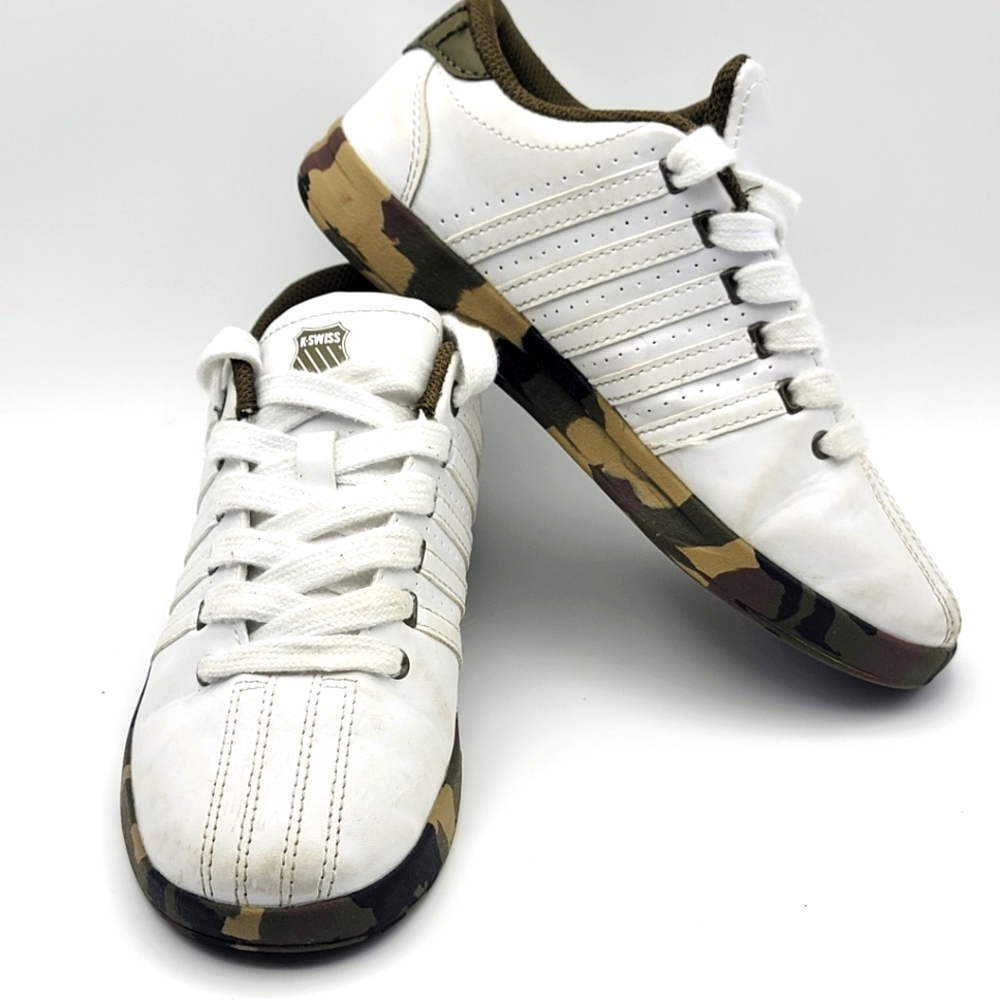 Varsity White and Camouflage Kids Sneakers Bt K-Swiss SIZE 3.5. #1549‎